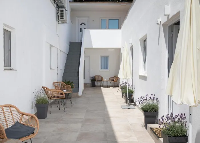 Apartments And Rooms Jakic